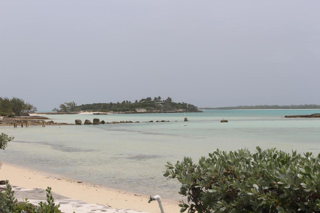 Отель Hideaways Exuma Джорджтаун Экстерьер фото
