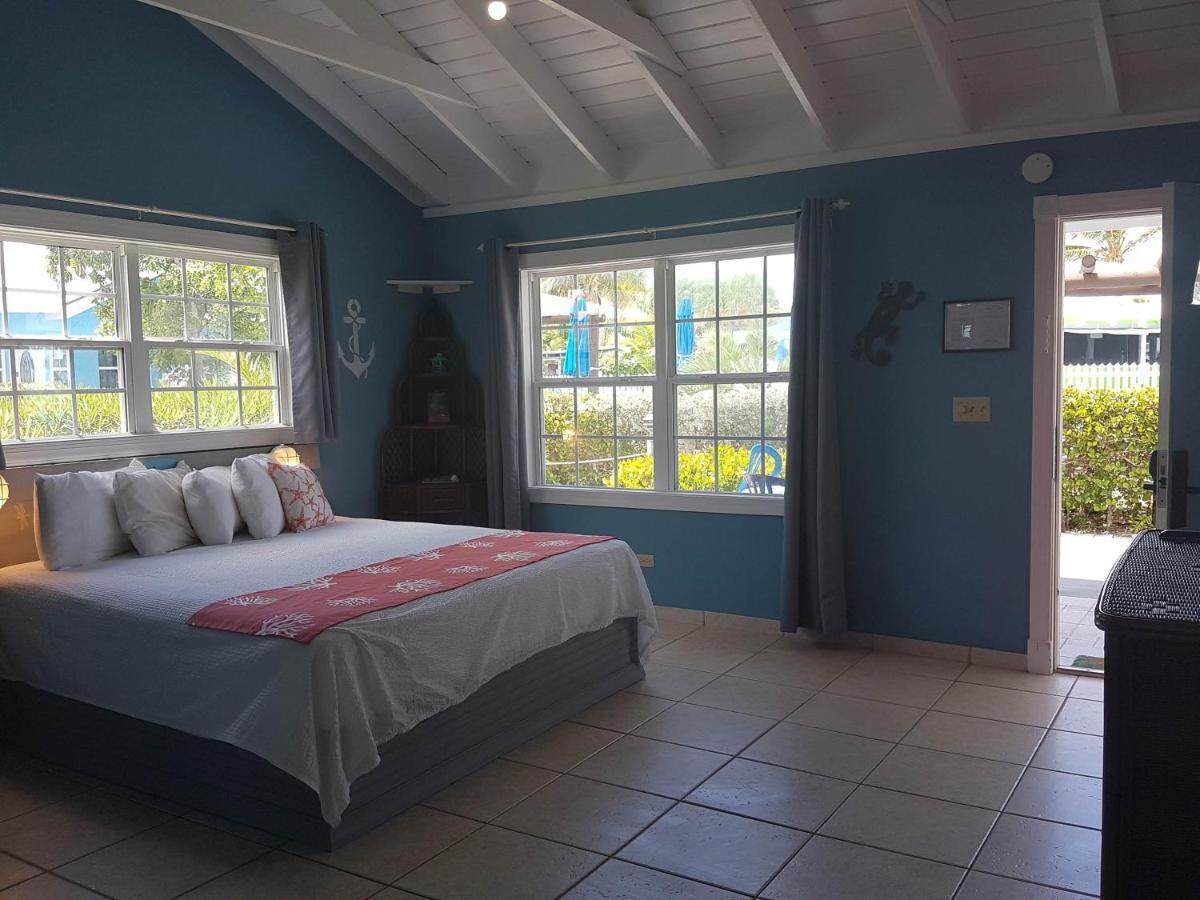 Отель Hideaways Exuma Джорджтаун Экстерьер фото