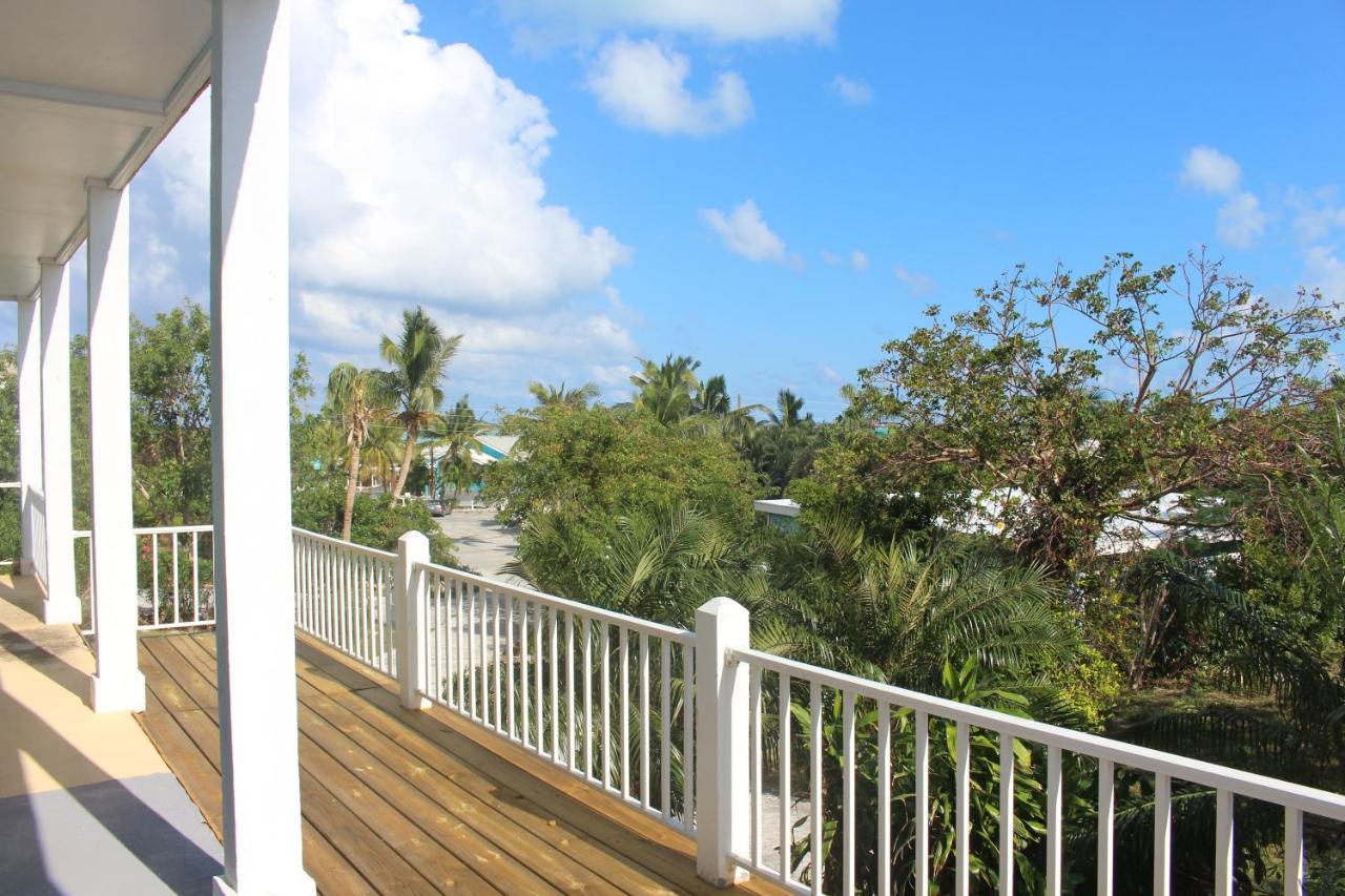 Отель Hideaways Exuma Джорджтаун Экстерьер фото