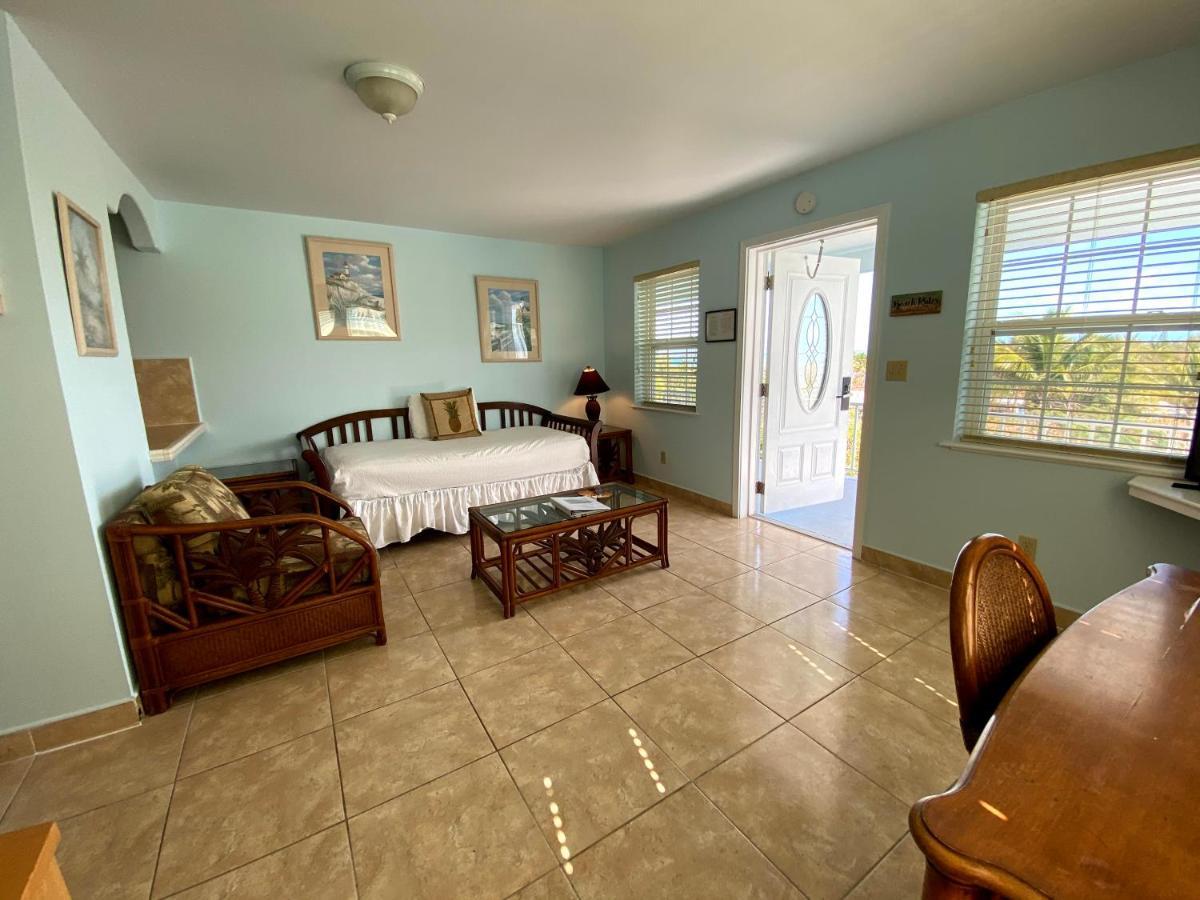 Отель Hideaways Exuma Джорджтаун Экстерьер фото