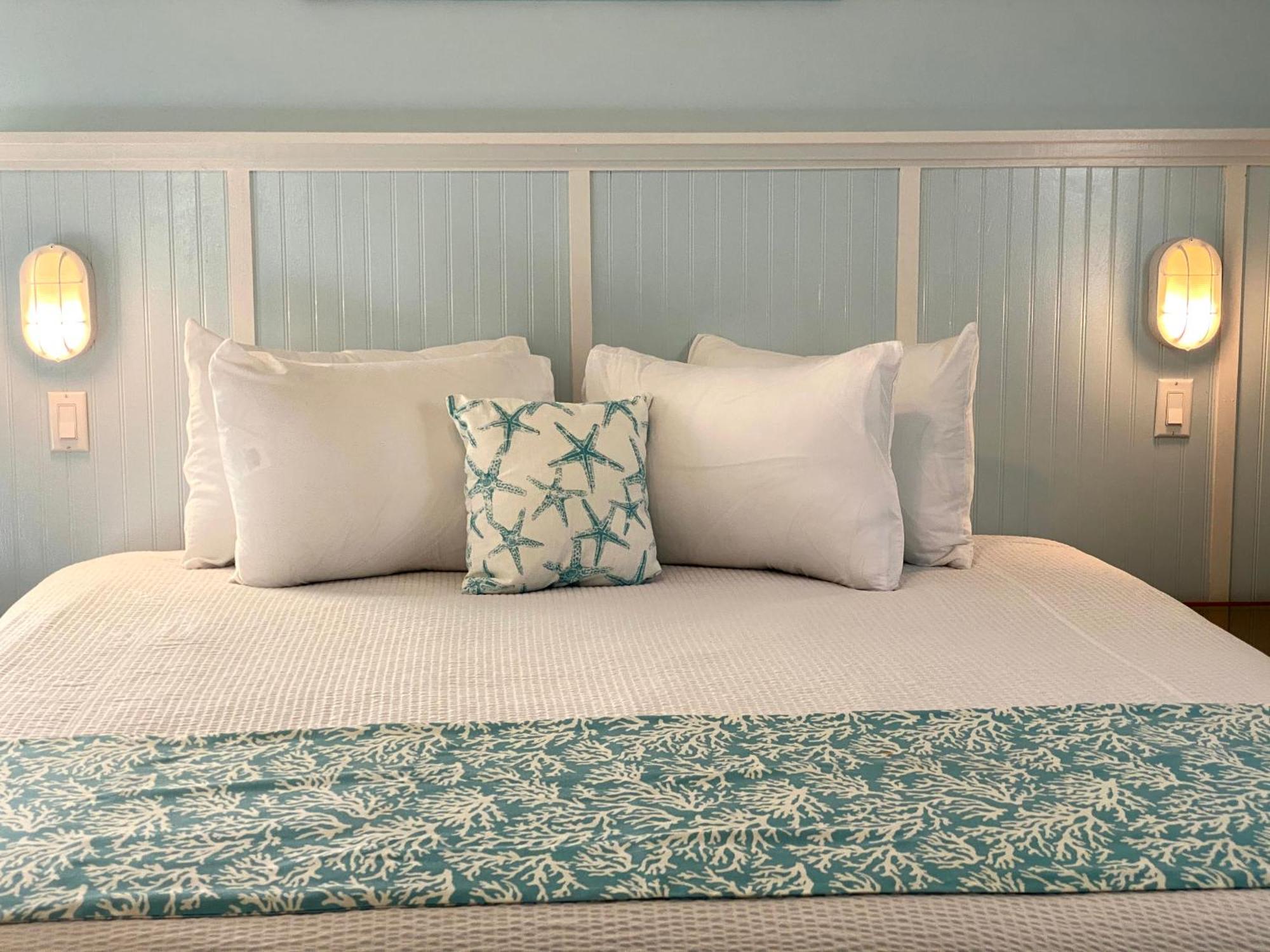 Отель Hideaways Exuma Джорджтаун Экстерьер фото
